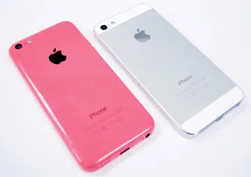 The iPhone 5C may replace the iPhone 5 as the new mid-tier device in Apple's portfolio, but it is unable to replicate the premium finish of the outgoing unit's aluminum chassis.