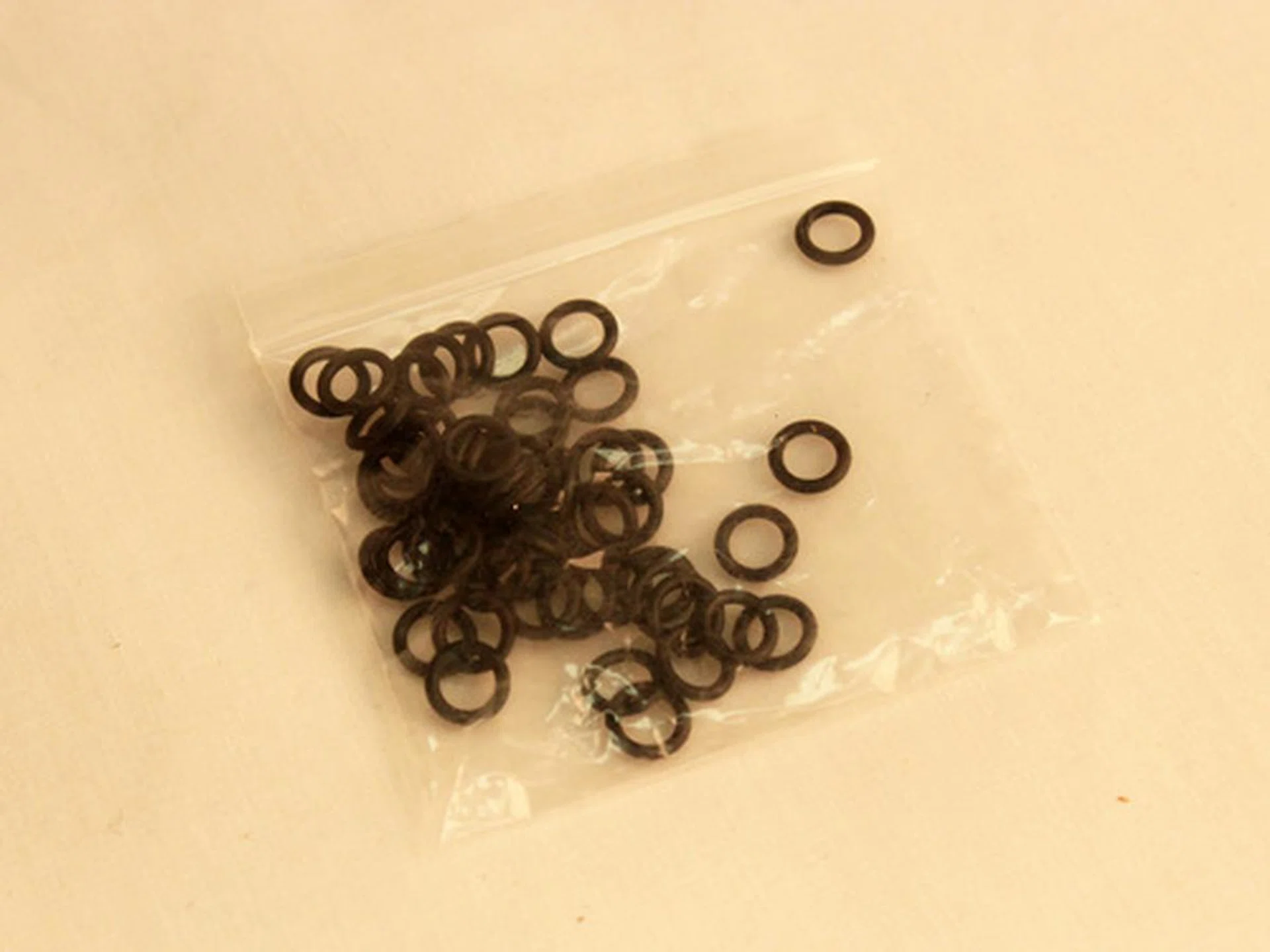 The O-rings barely make a difference aurally but it's a nice option to have.