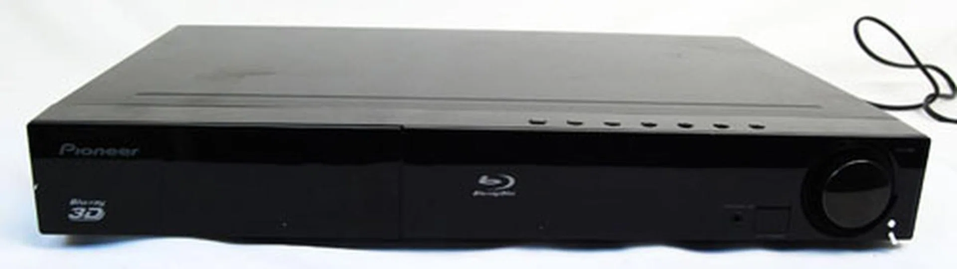 The XV-BD919FS rounds off the components of the Pioneer sound bar system and is capable of 3D Blu-ray playback.