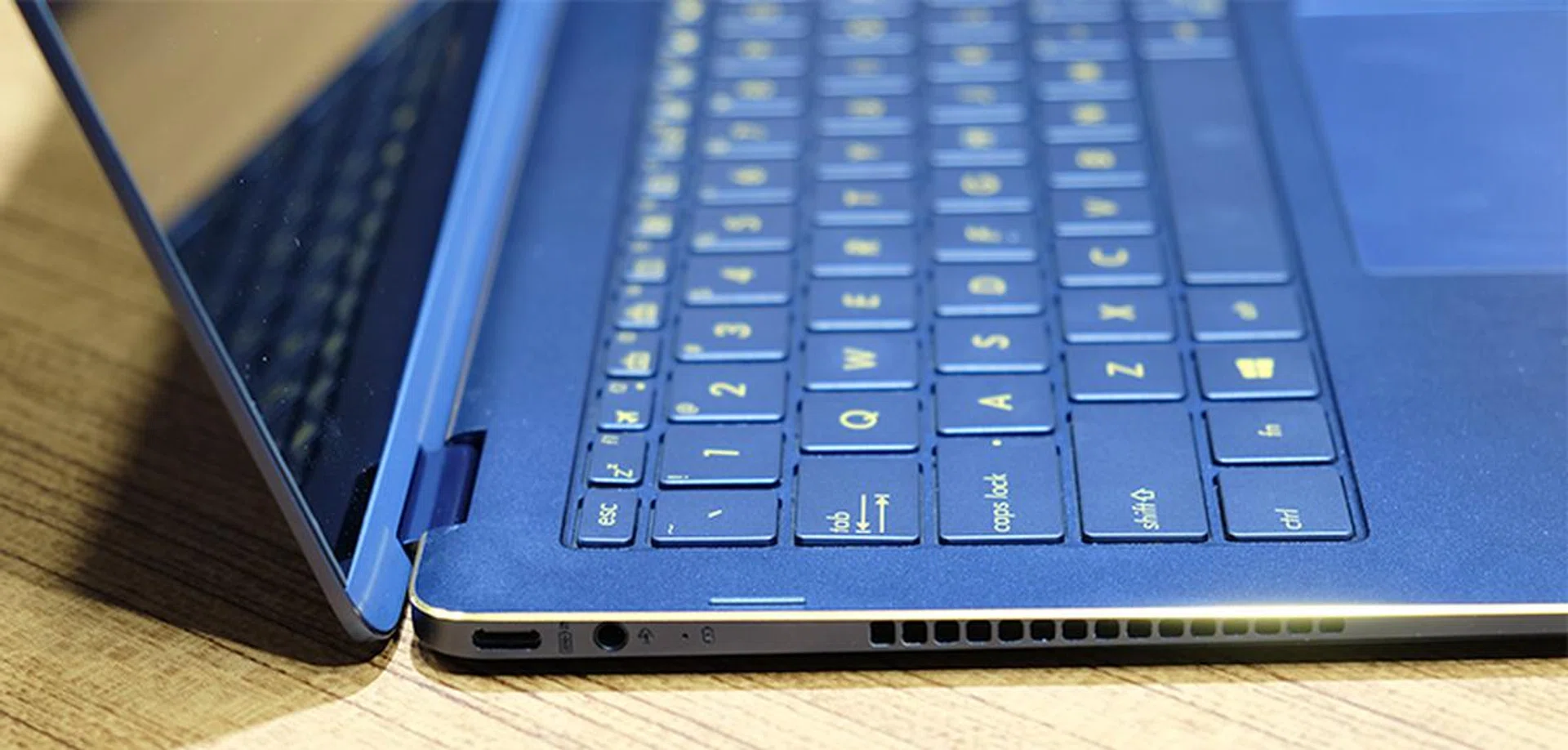 ASUS ZenBook Flip S