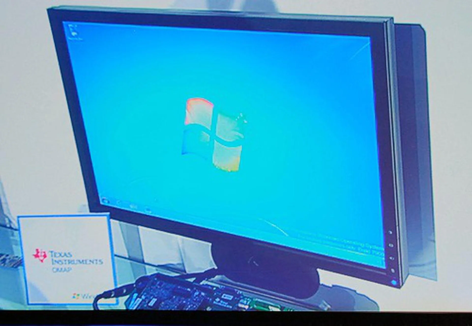 A Texas Instruments OMAP based engine also running Windows 7. Microsoft also showed a successful driver integration as an Epson USB printer was used to print a Word document on this system.