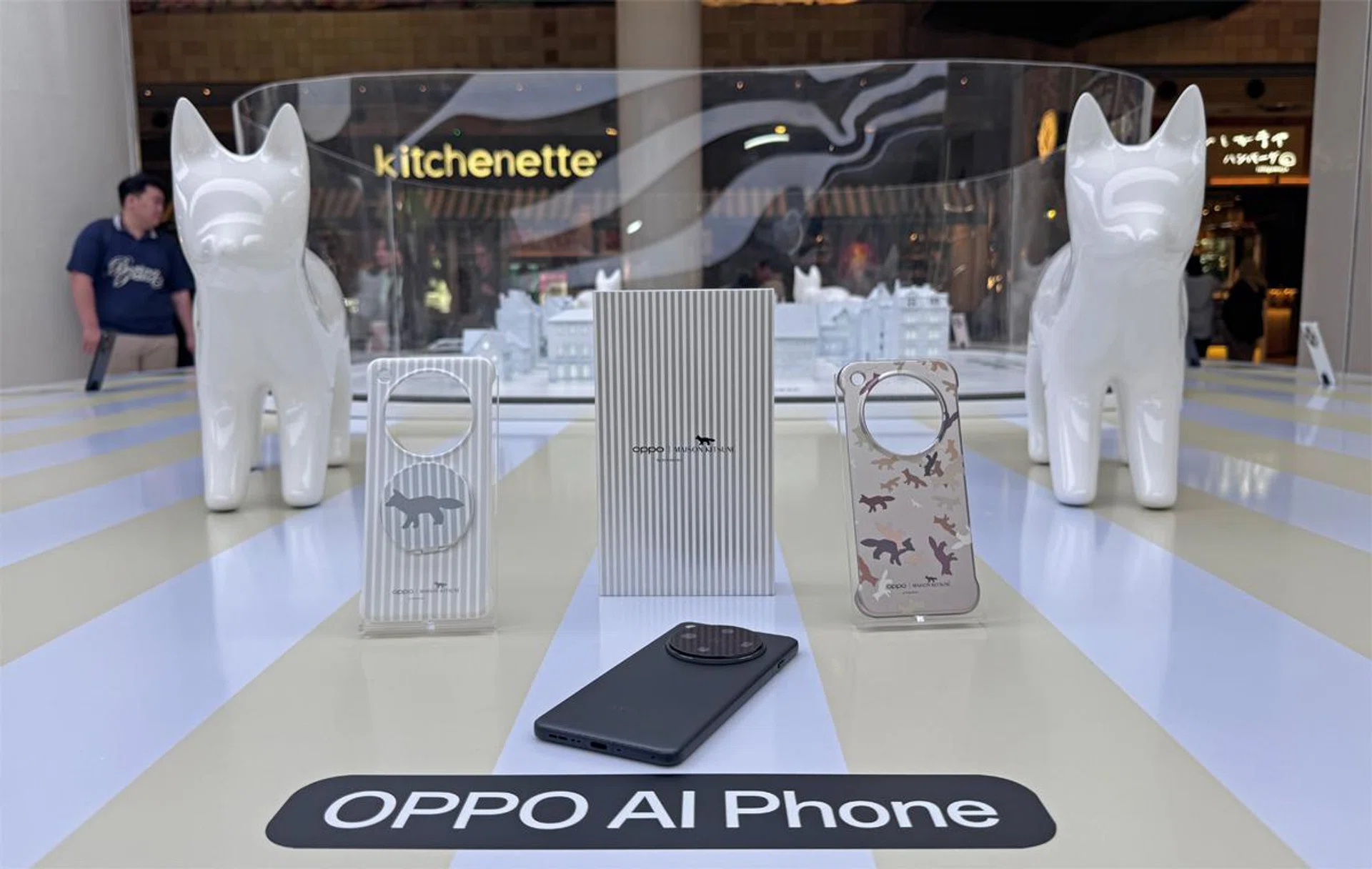 OPPO X Maison Kitsuné Phone case are available for both Find X8 series models. Photo: HWZ.