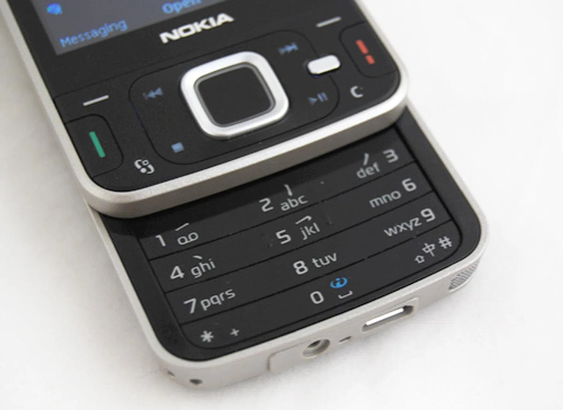 The inclusion of four additional multimedia shortcuts surrounding the five-way navigation pad is a nice tough on Nokia's end. However, though it seems that the numeric keypad gets more space with the full usage of its space, the flat and stiff keys will be of some concern to users.