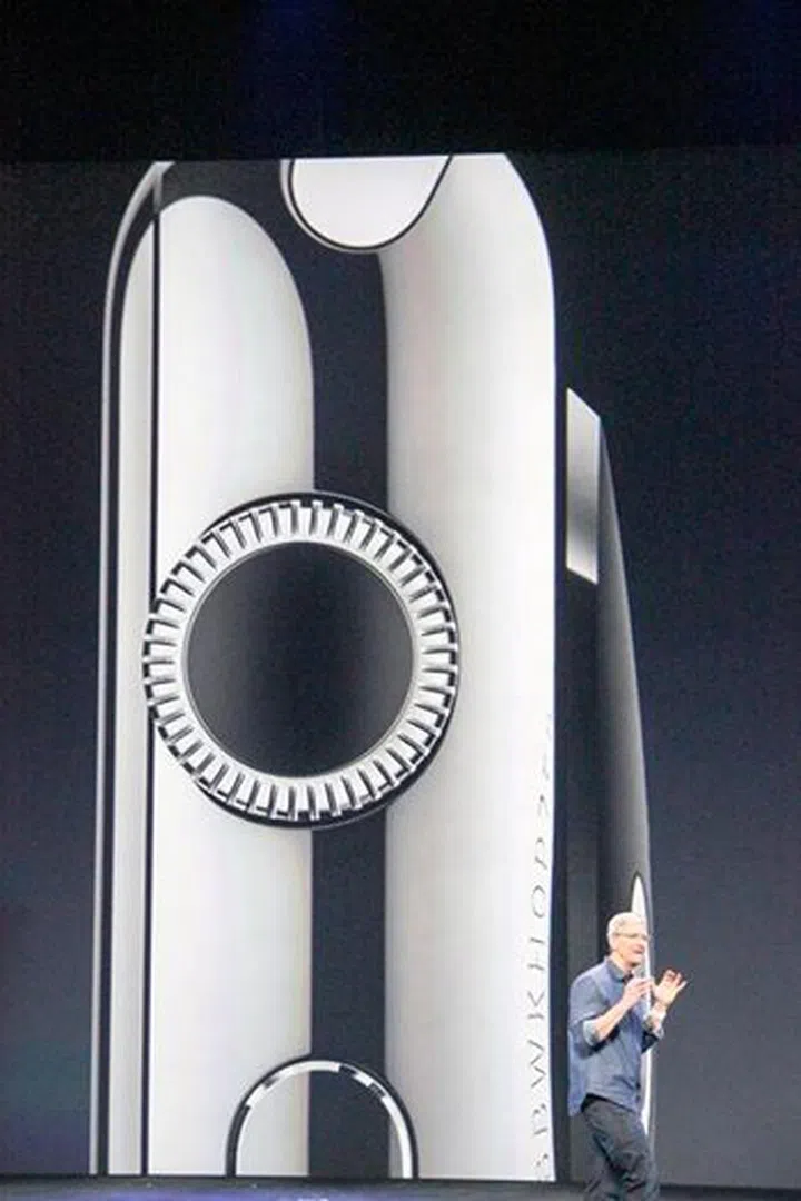 The 'Digital Crown' on the side can be used for scrolling, and zooming in and out.