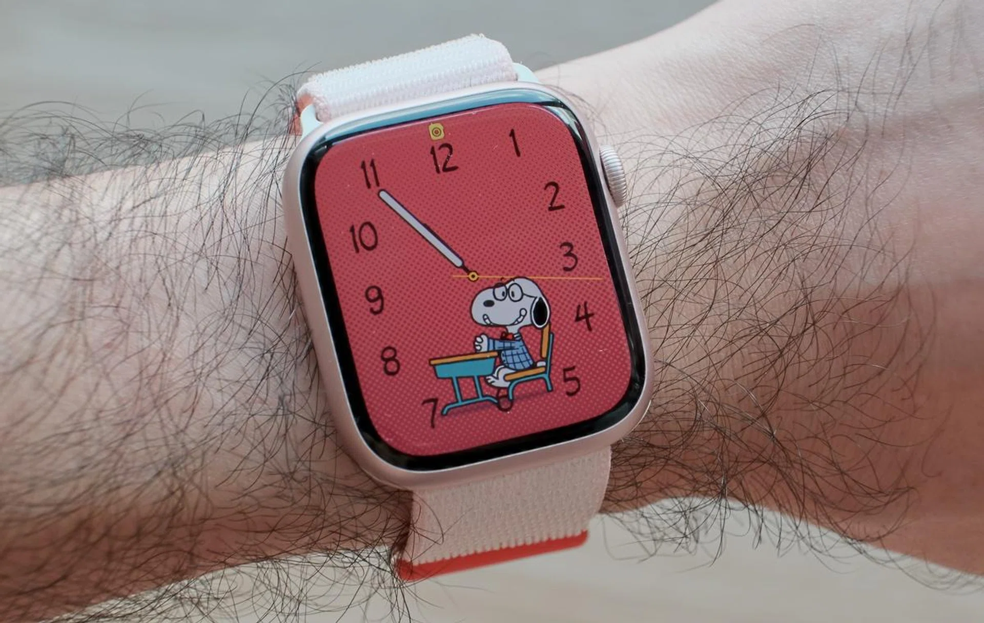 The Apple Watch Series 9 comes in a new pink aluminium case.