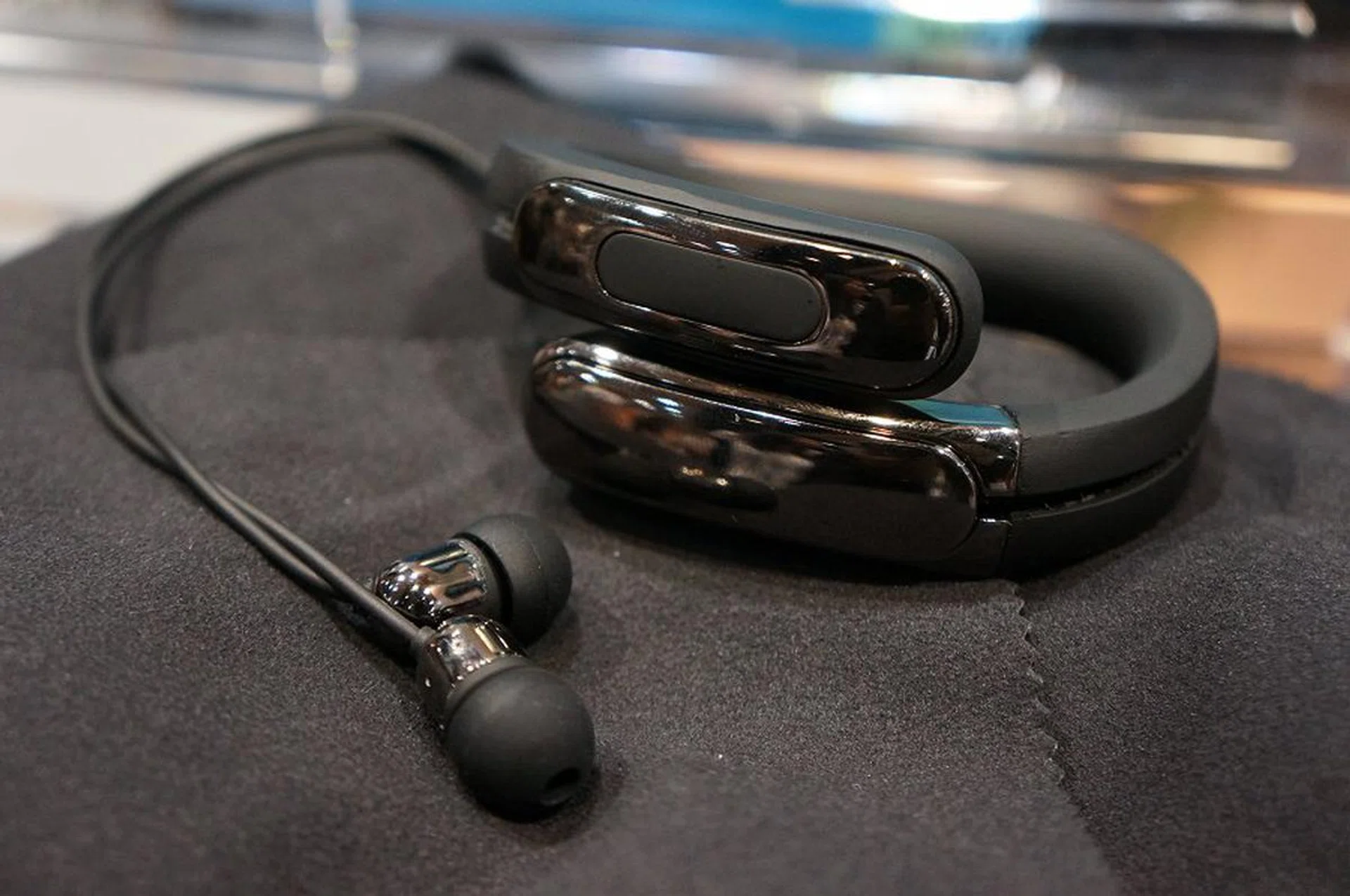 Here’s another view of the Helix Cuff, but it’s best to check out our video below that explains how it works.