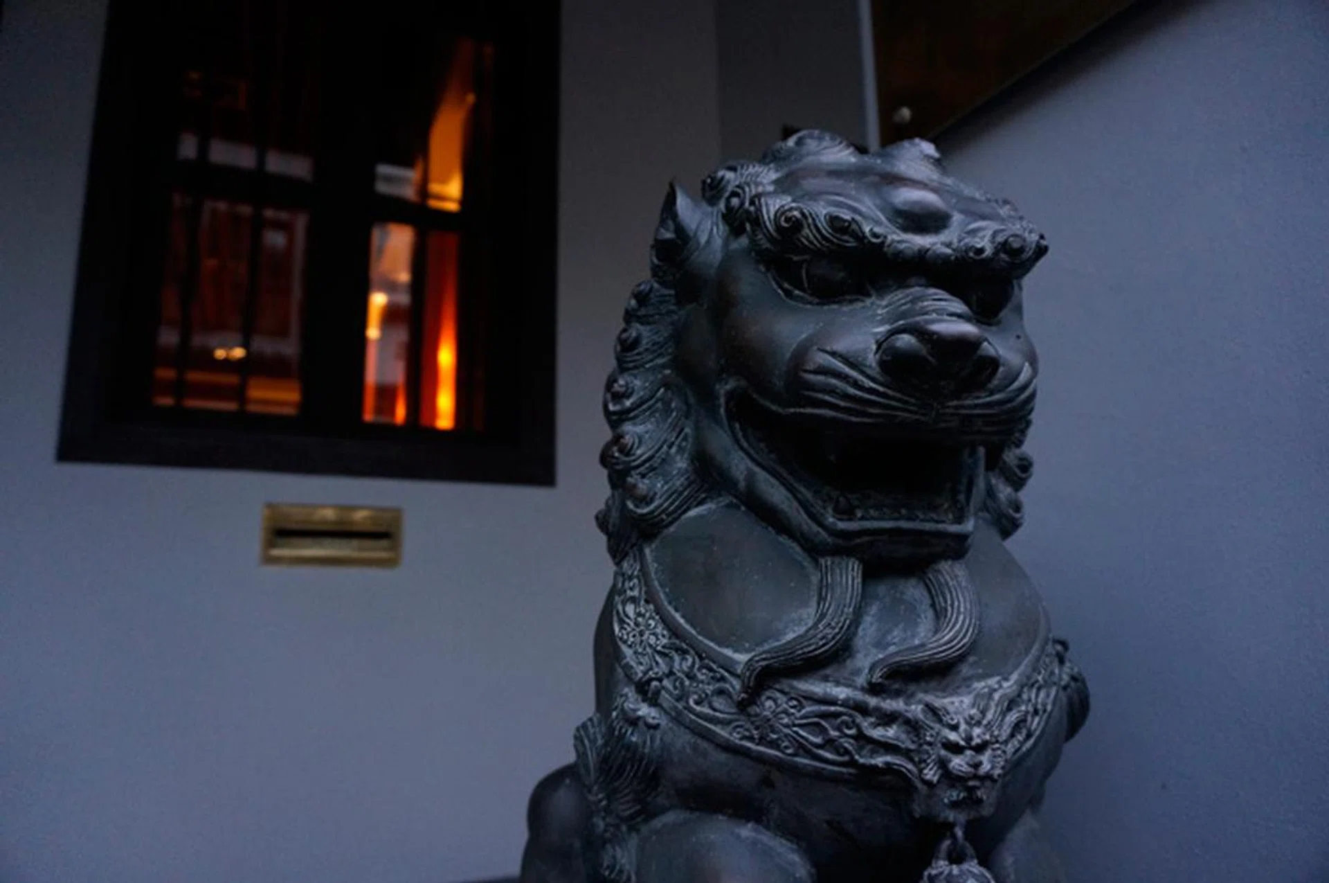 f/3.5 at 24mm, 1/60 sec, ISO 2000.