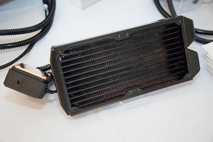 The Kelvin S24 Radiator is a larger kit that supports two 120mm fans.