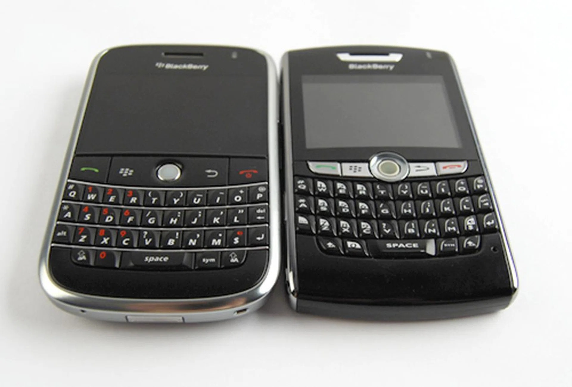 As you can see, the Bold (left) has seen some drastic changes since its earlier days, and with a strong marketing strategy on RIM's end, we foresee stiffer competition amongst the various device manufacturers in the months to come.