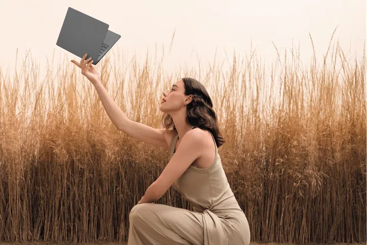 At just 980g, the new ASUS Zenbook A14 is ideal for those on the go. PHOTO: ASUS