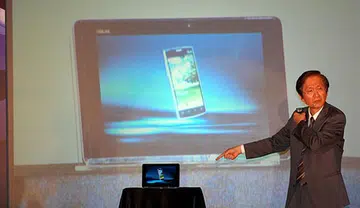 ASUS' chairman did his best magician impersonation, waving his hands as he revealed the not-so-secret Padfone.