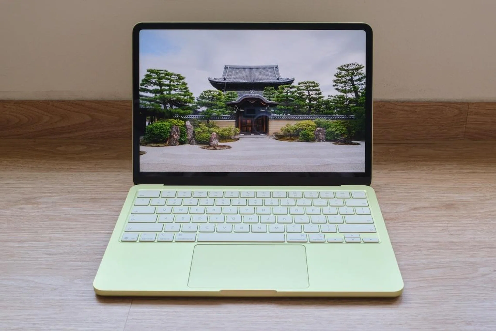 Apple MacBook Neo Citrus