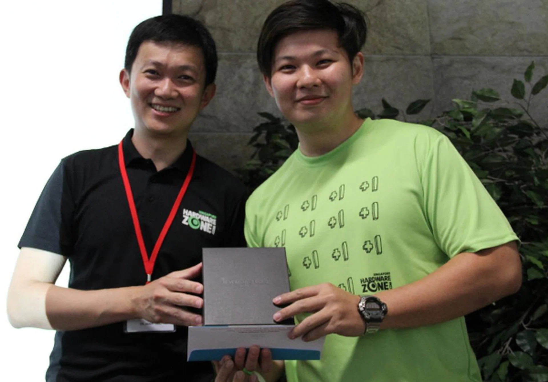 The happiest person at the event got to be the first prize winner, who walked away with a 3D/2N stay in a Chatrium Club Suite One Bedroom Riverview (thanks to Asiawebdirect!) at the Chatrium Hotel Riverside Bangkok for two, as well as a Raymond Weil Jasmine watch.