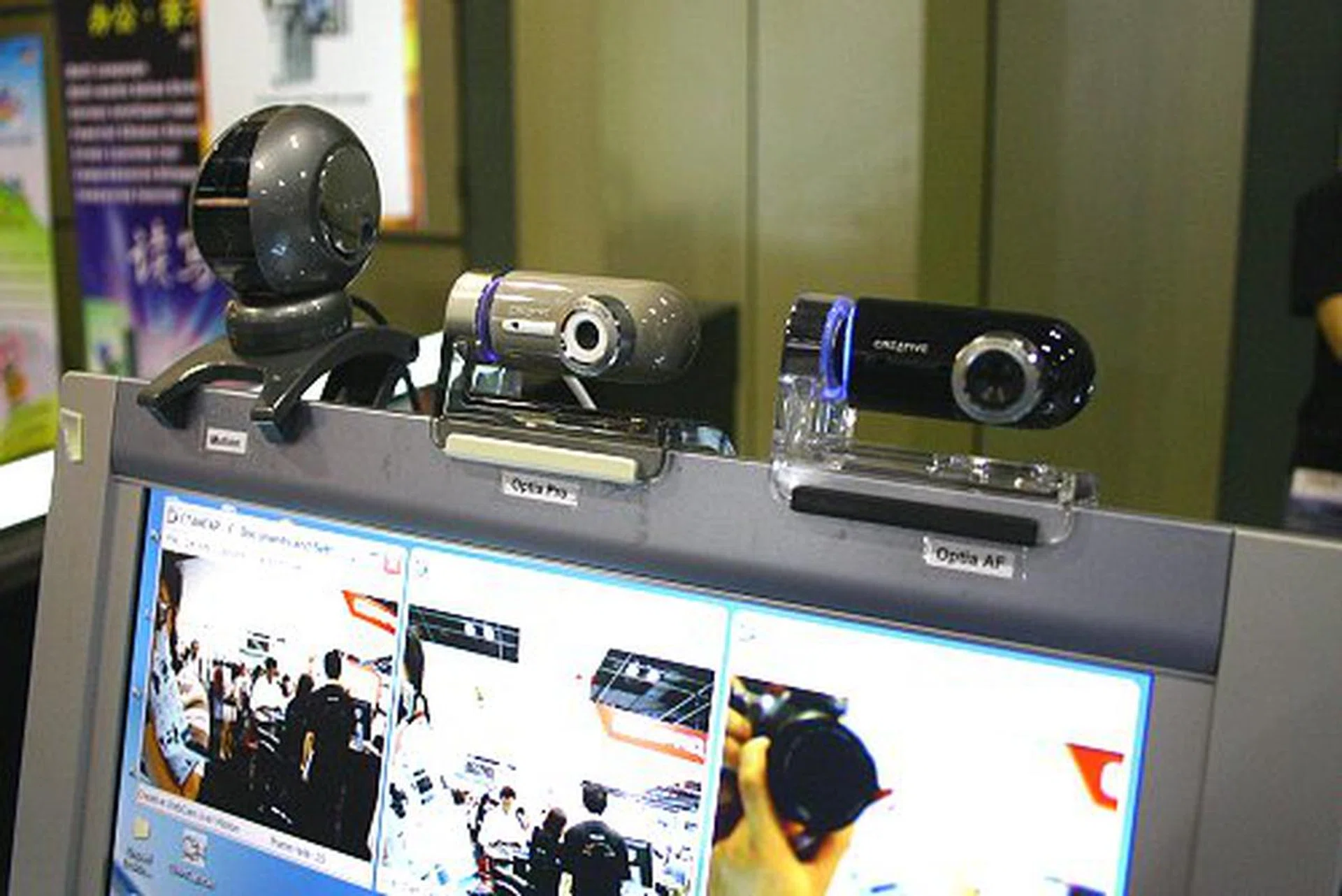  Next up from the Star Selections discounts, you have a range of Creative webcams for a great price. We found a S$199 Creative Webcam Live! Motion going for S$99 only. There is also the powerful 2.0MP Live! Cam Optia AF going for S$139, S$30 cheaper than retail prices.  