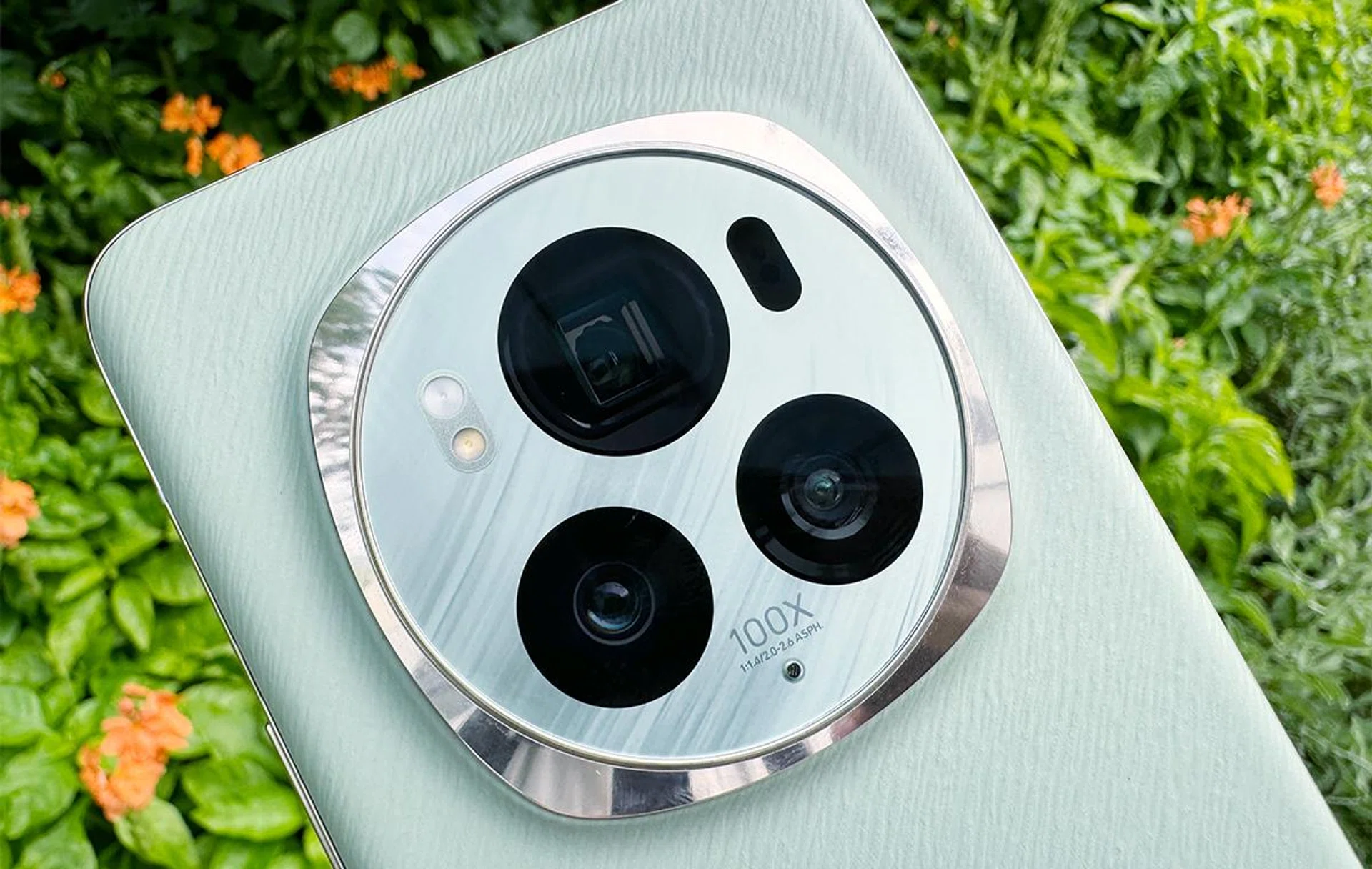 Honor Magic6 Pro rear cameras.
