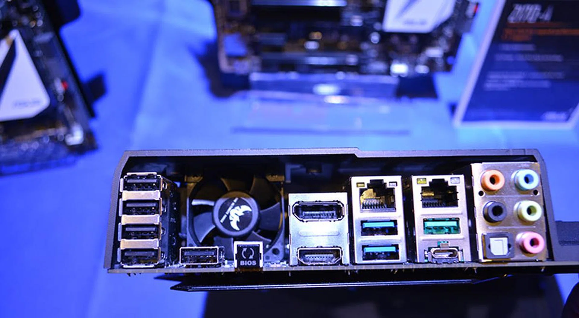 A look at the fan at the rear I/O panel of the Sabertooth Z170 Mark I. 