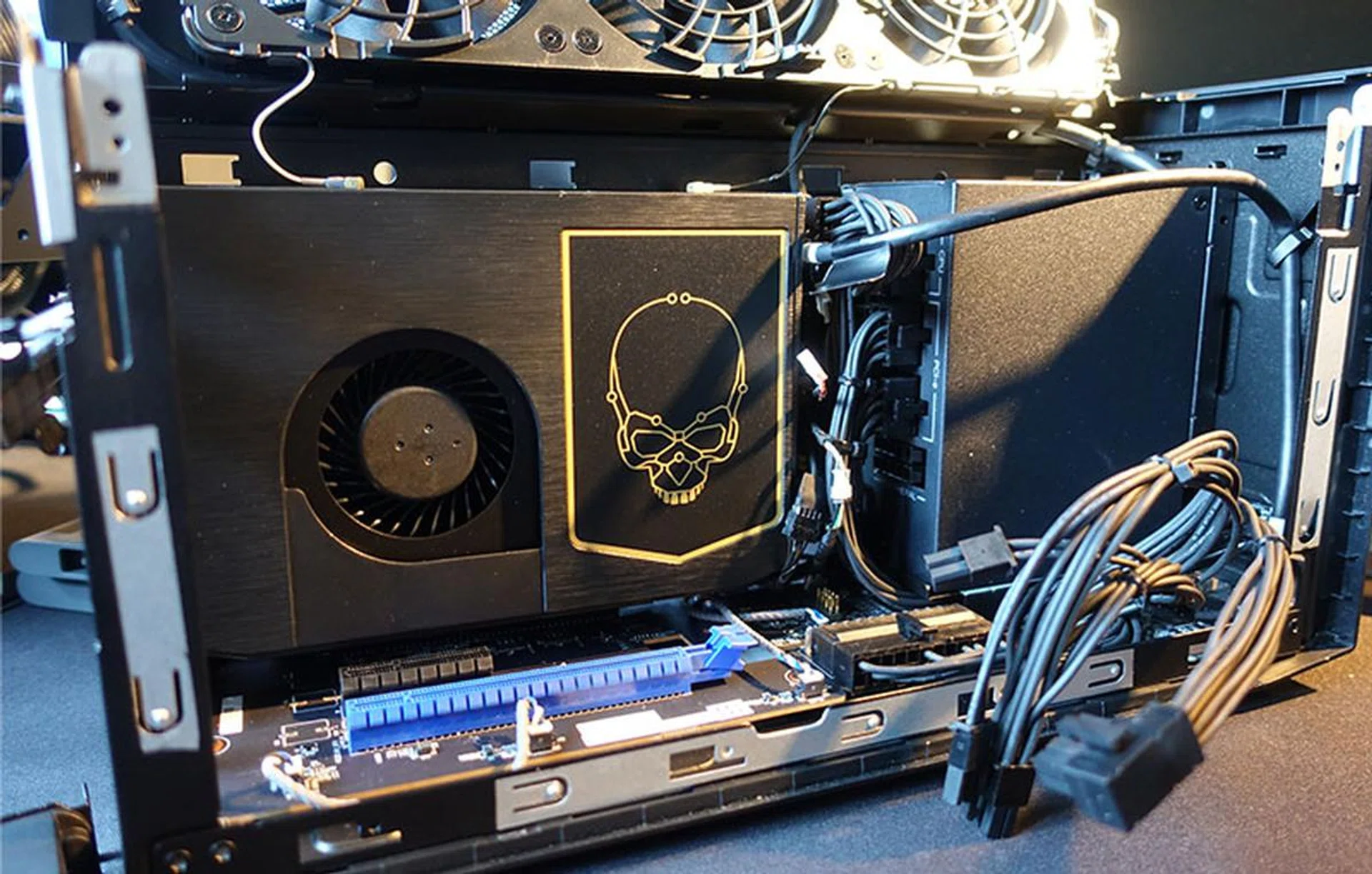 It's impossible to miss the Compute Element cartridge in the NUC 1 Extreme Kit.