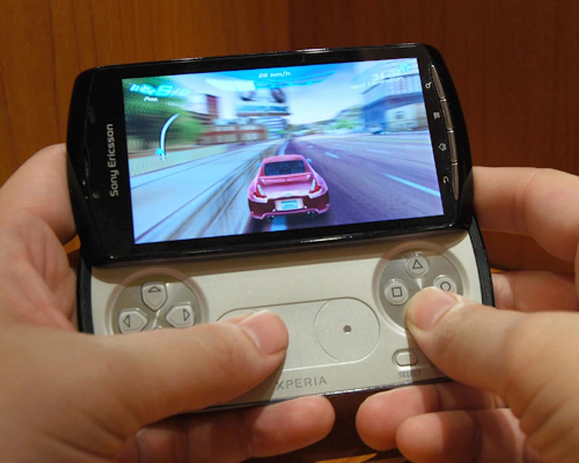 Games such as Asphalt 6 makes full use of the touch-sensitive analog controls and shoulder buttons for a better gaming experience.