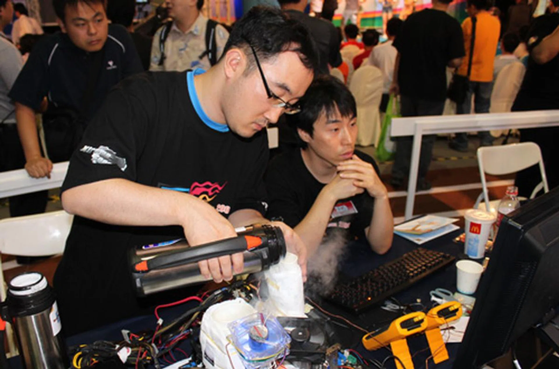 All this liquid nitrogen makes it look like a witch's brew, doesn't it? This is Team Korea.