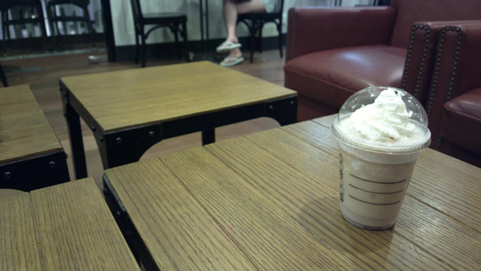 Shot at ISO100, aspect ratio 16:9. This results in a 36-megapixel image as compared to shooting with an aspect ratio of 4:3. Here the auto white balance seems to have got it right, and oddly noise seems to be more well controlled too despite the lower ISO setting. Similar to the previous image, noise is very apparent if viewed at original resolution. But if the image is going online (and thus be scaled down), it will be more than sufficient in terms of sharpness.