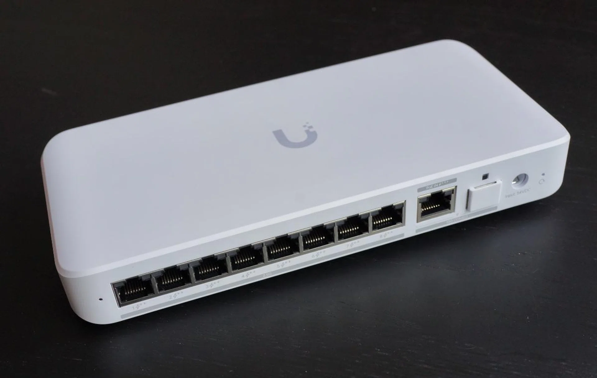 The Ubiquiti Flex 2.5G PoE switch is a compact network switch with 8 high-speed PoE ports. Photo: HWZ