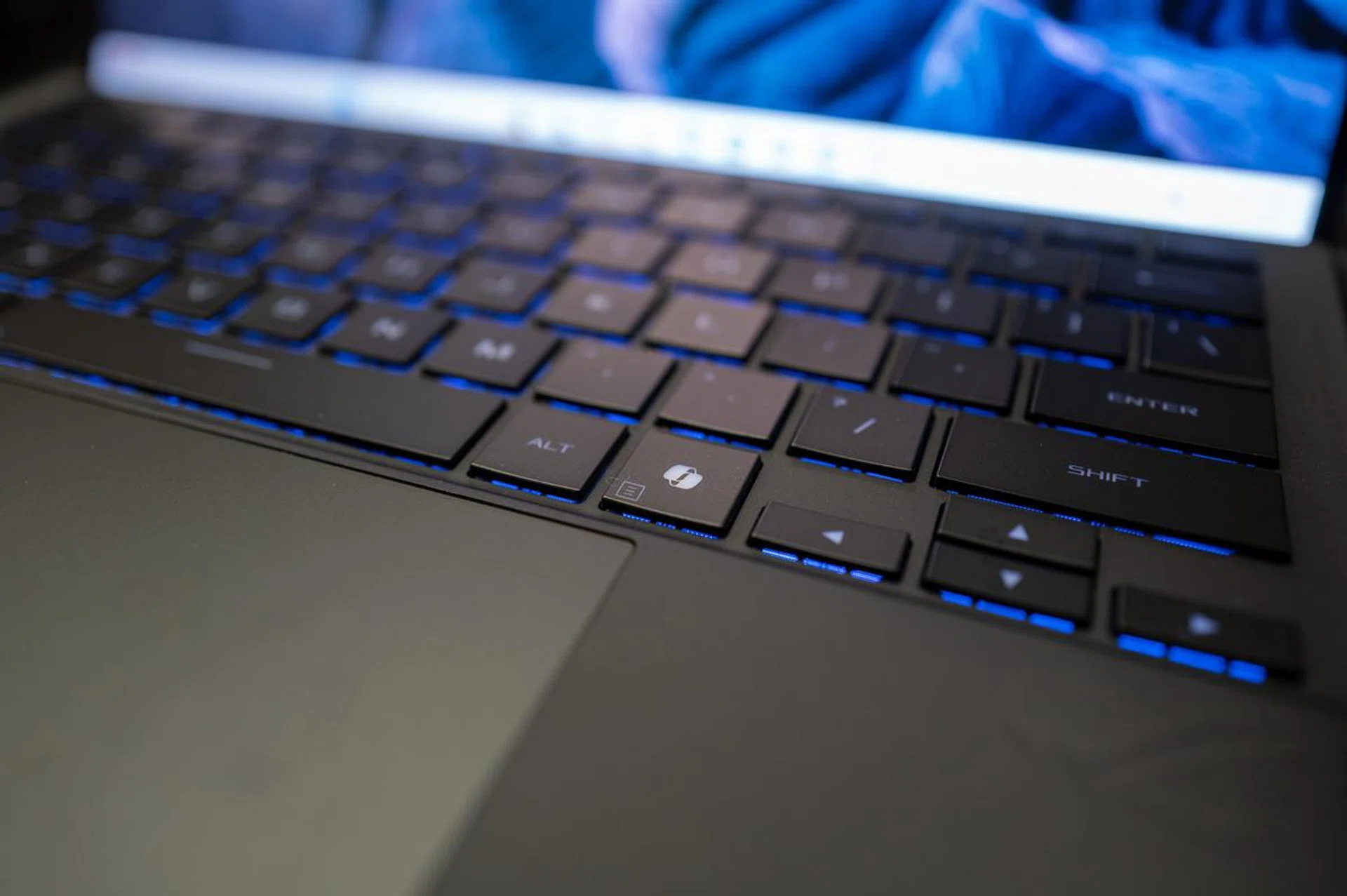 The tablet comes with an excellent and magnetically detachable keyboard. Photo: HWZ