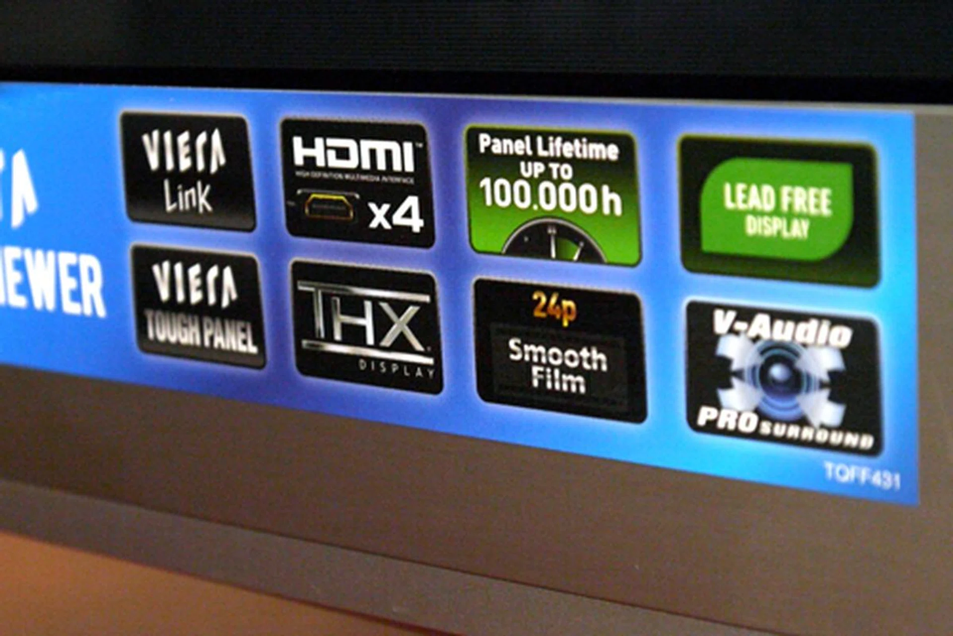 Besides its THX certification, the Z1's toughened NeoPDP panel is also touted to last up to 100,000 hours. That's about 25,000 days of operational usage, assuming you gaze at this goggle box for 4 hours a day on average.