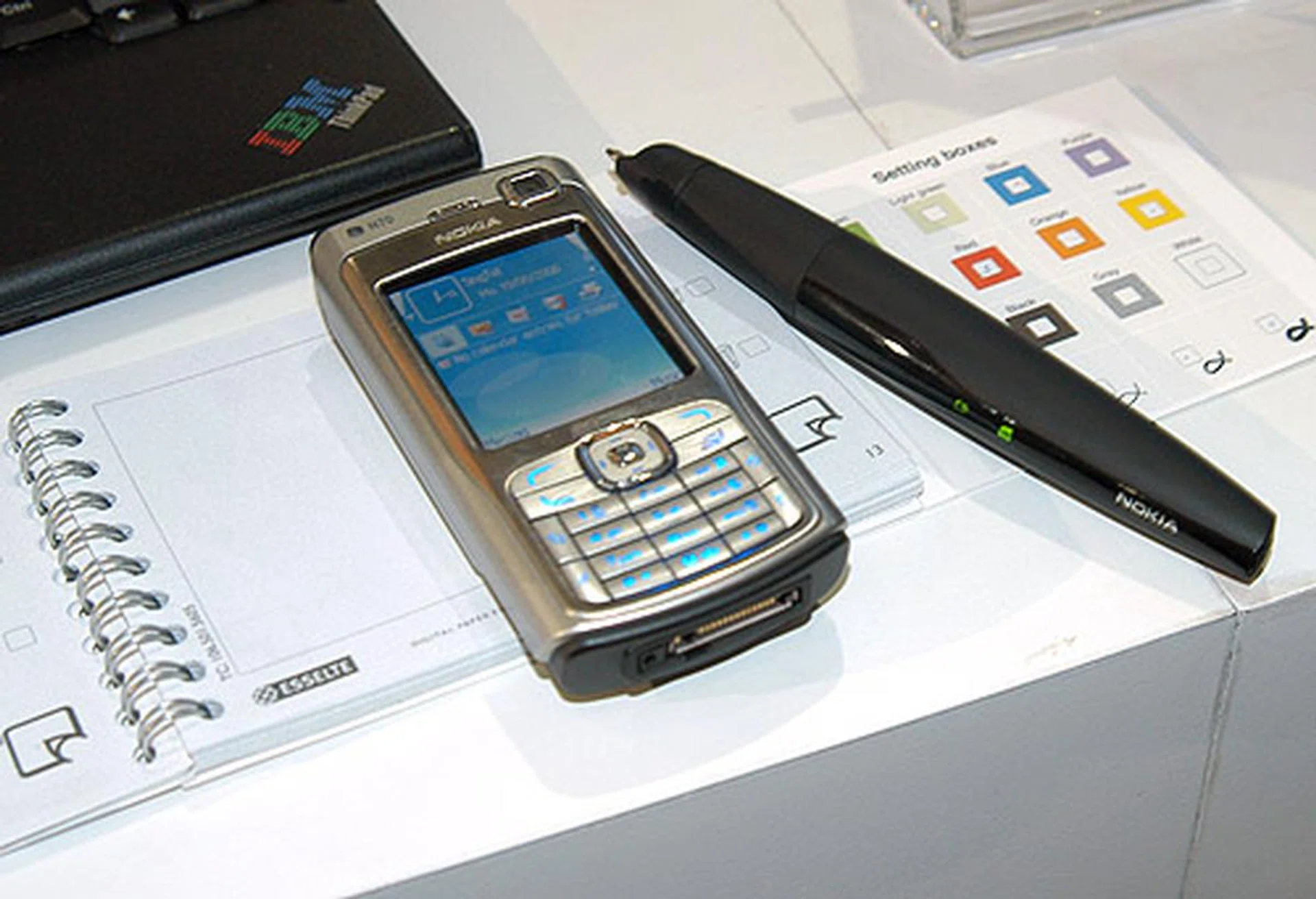 Take note that the 'Digital Paper' is not reusable as it cannot be erased. Furthermore, each Digital Paper Pad costs approximately S$10! That price has definitely got to come down if Nokia intends it to catch on, unless of course they manage to come up with an erasable version soon.