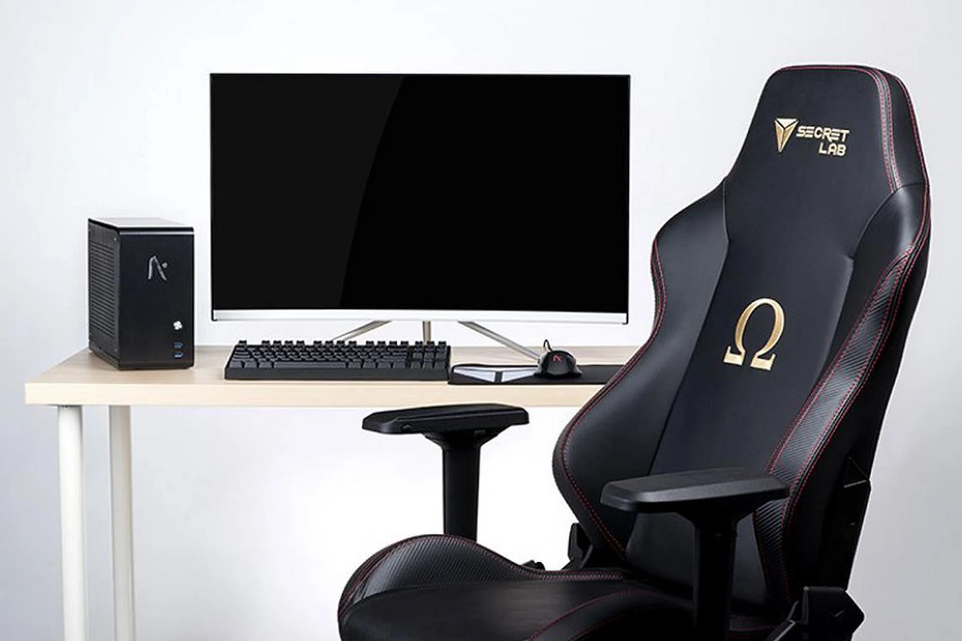 Yes, the Impulse V2 gaming PC is that tiny and yet it can boast a NVIDIA GeForce GTX 1080 Ti GPU.