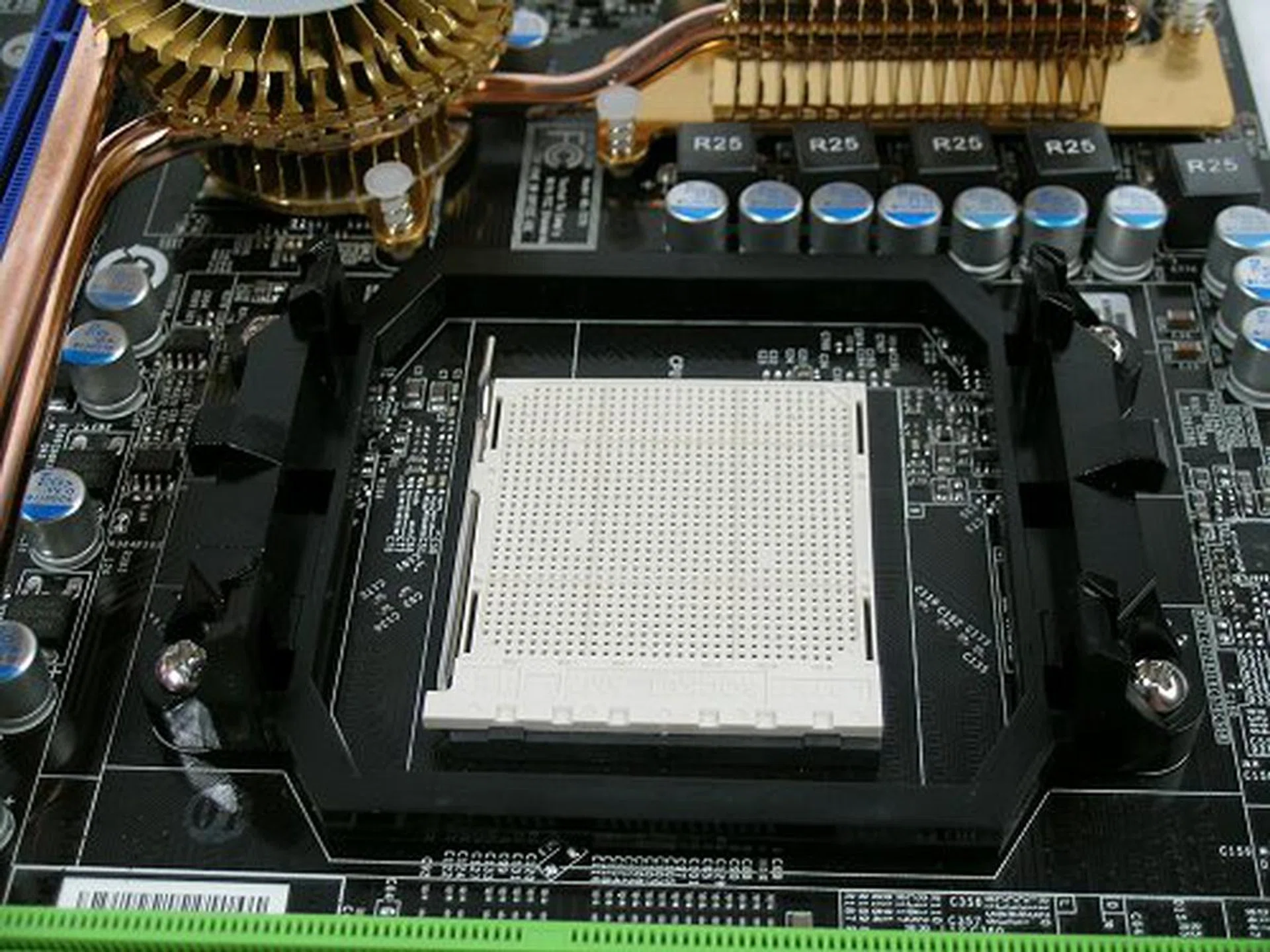 AMD 790FX Chipset and Motherboard Preview | HardwareZone Singapore