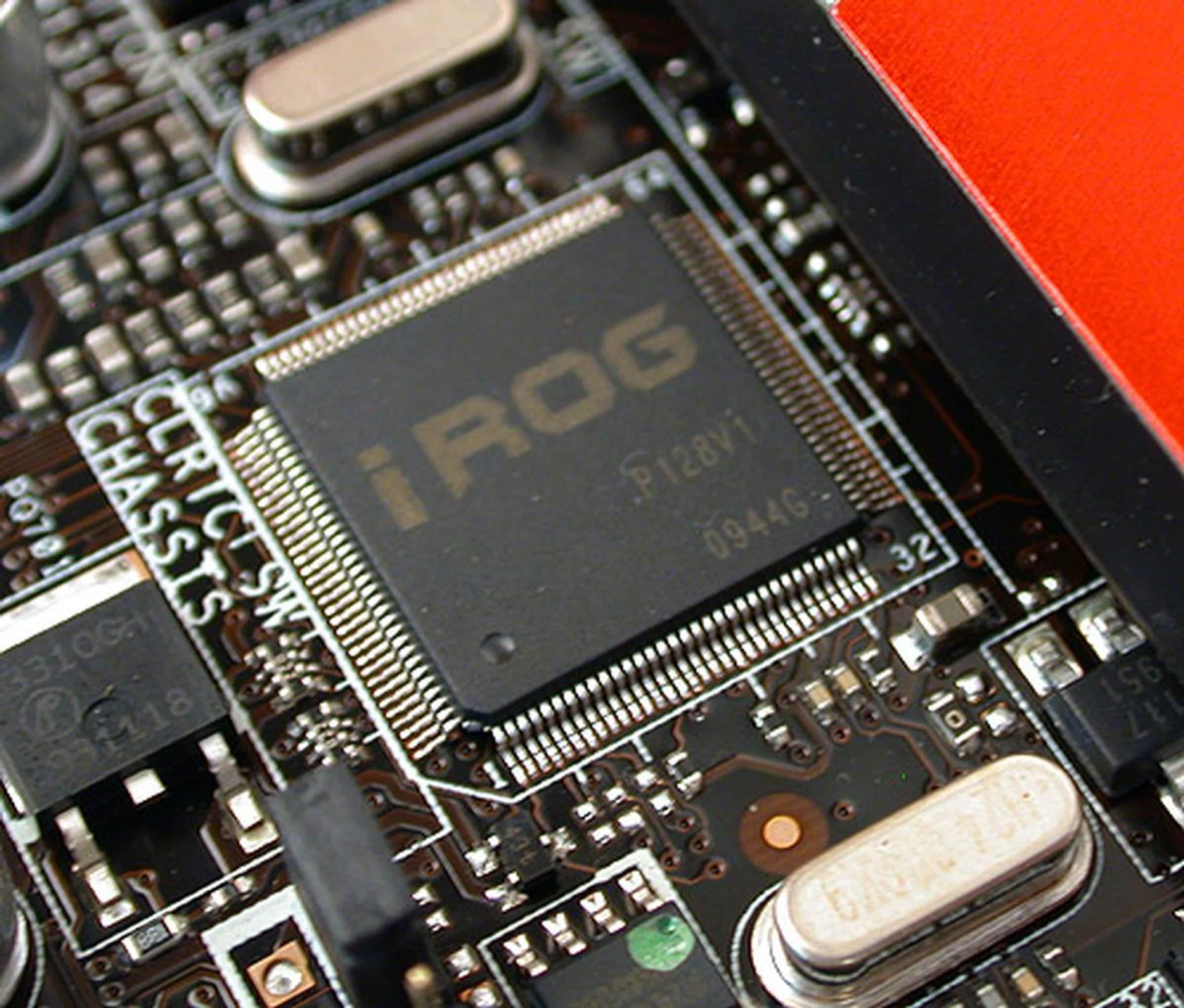 ASUS relies on this custom iROG chip to handle the ROG related technologies.