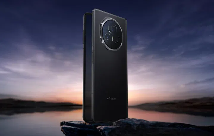 Honor Magic V3 in Classic Black. Image: Honor Singapore.