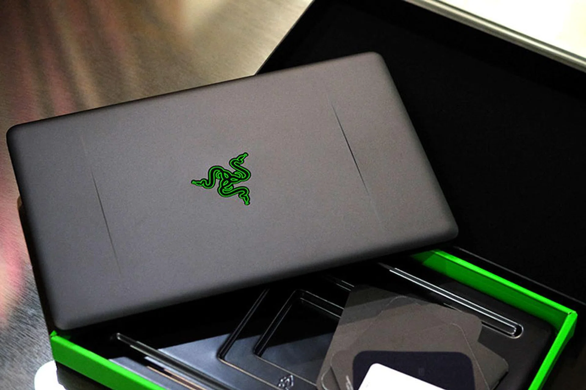 Razer Blade Stealth box