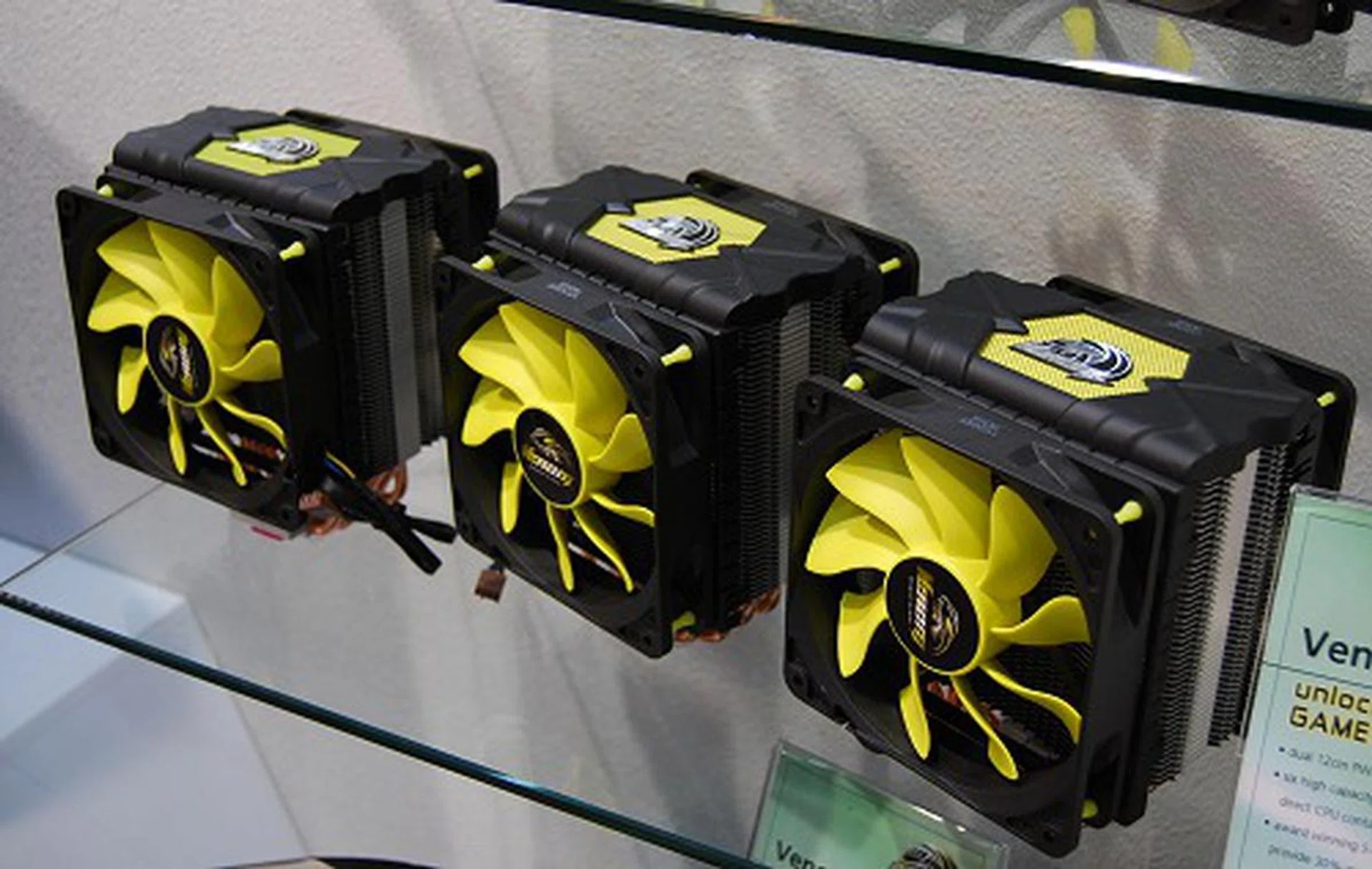 To accompany the new Venom casing, there's also a new Venom cooler - the Voodoo. Specs include dual 120mm PWM fans, six heat pipes with direct CPU contact, S-Flow fan blades for better airflow and rubber fan mounts for quiet performance.