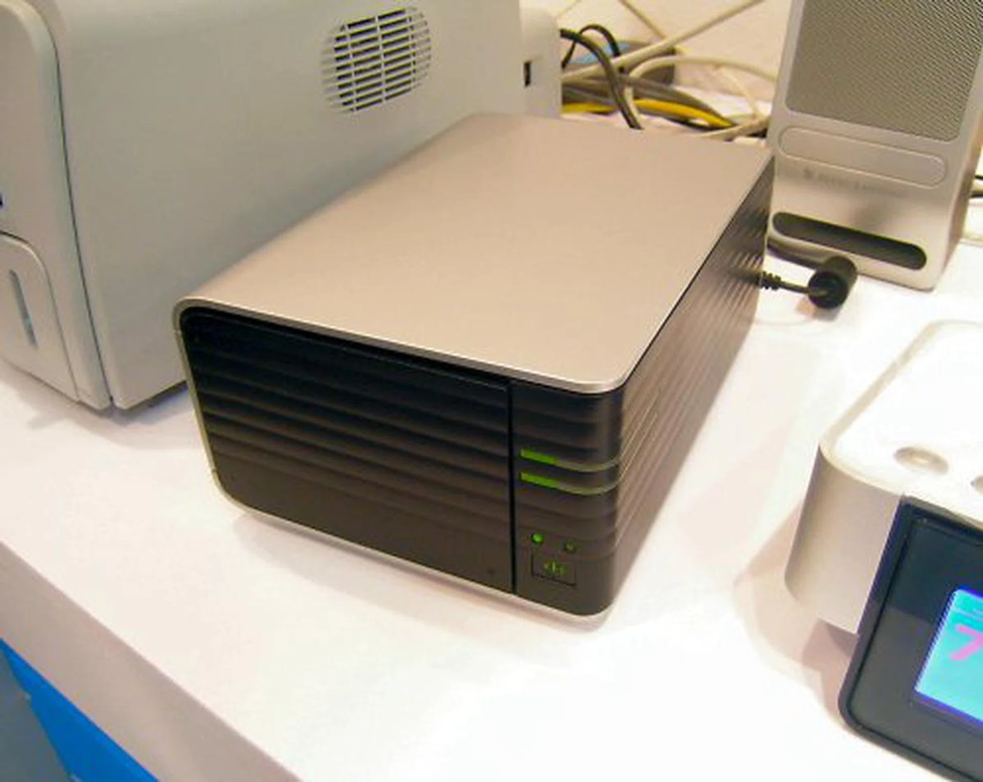  Promise is also looking into a cheaper 2-bay SmartStor alternative, which should be much more appealing to consumers than the NS4300N.  