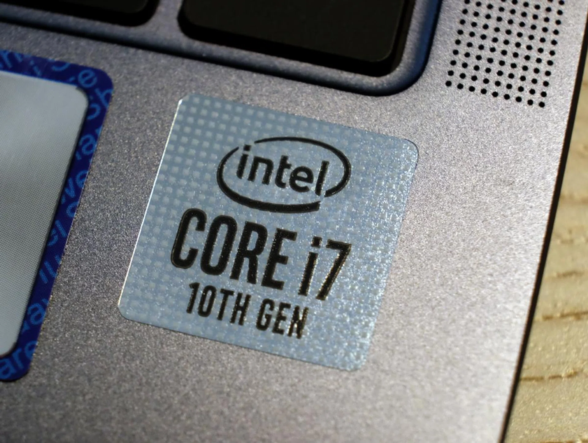 A sticker leaves no doubt as to what processor is inside.