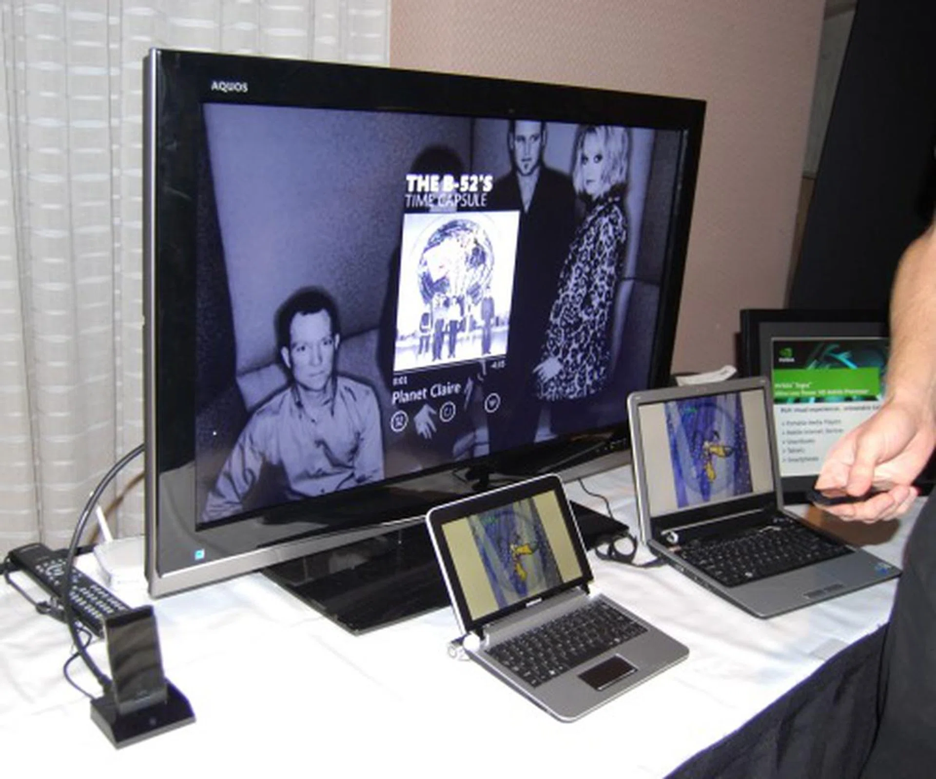 Here's the Zune HD on the optional dock that's needed to output its content on screen and can be controlled via a remote.
