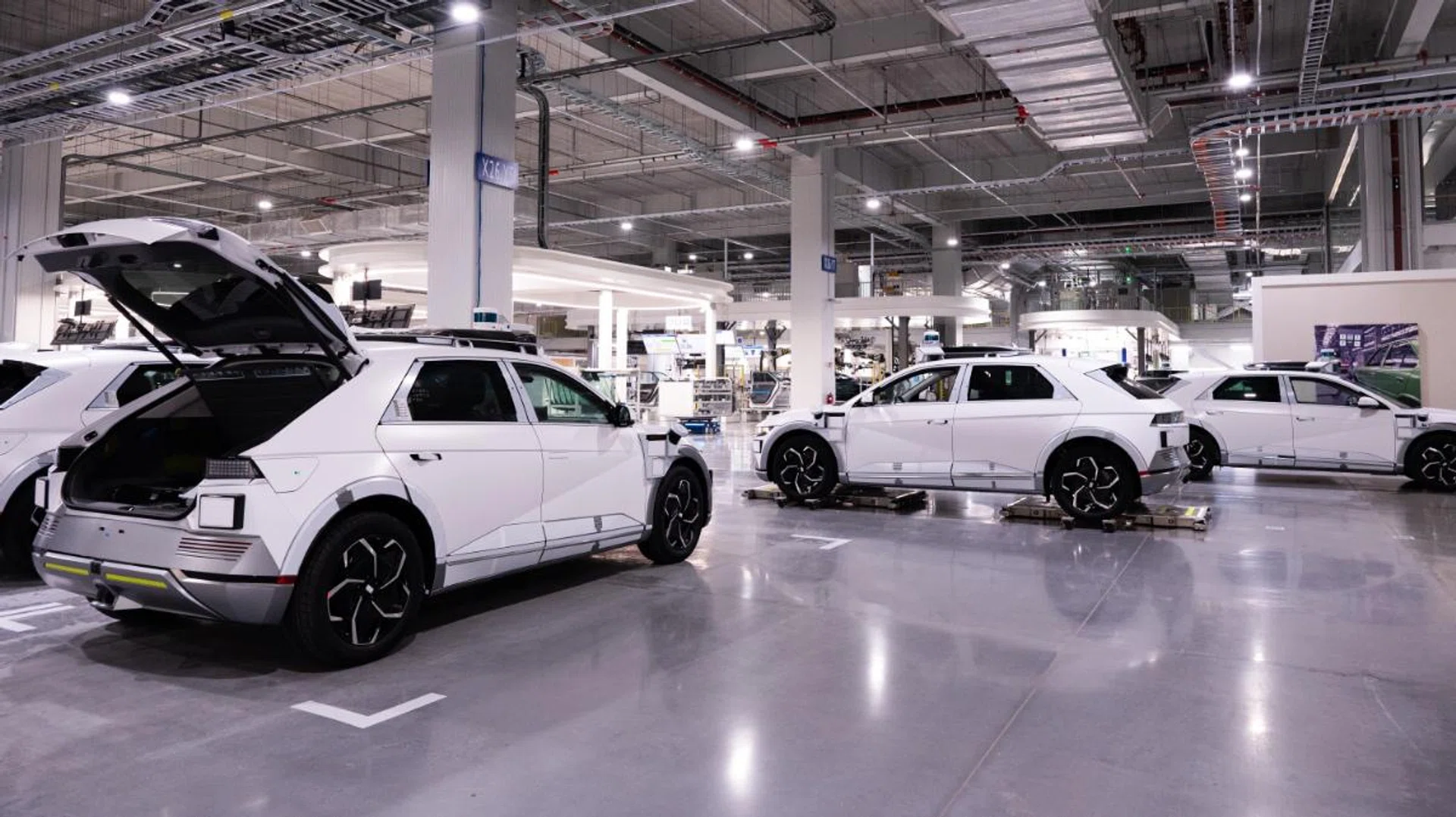 Assembled cars waiting for final checks before delivery. (Image source: Hyundai Motor Group)