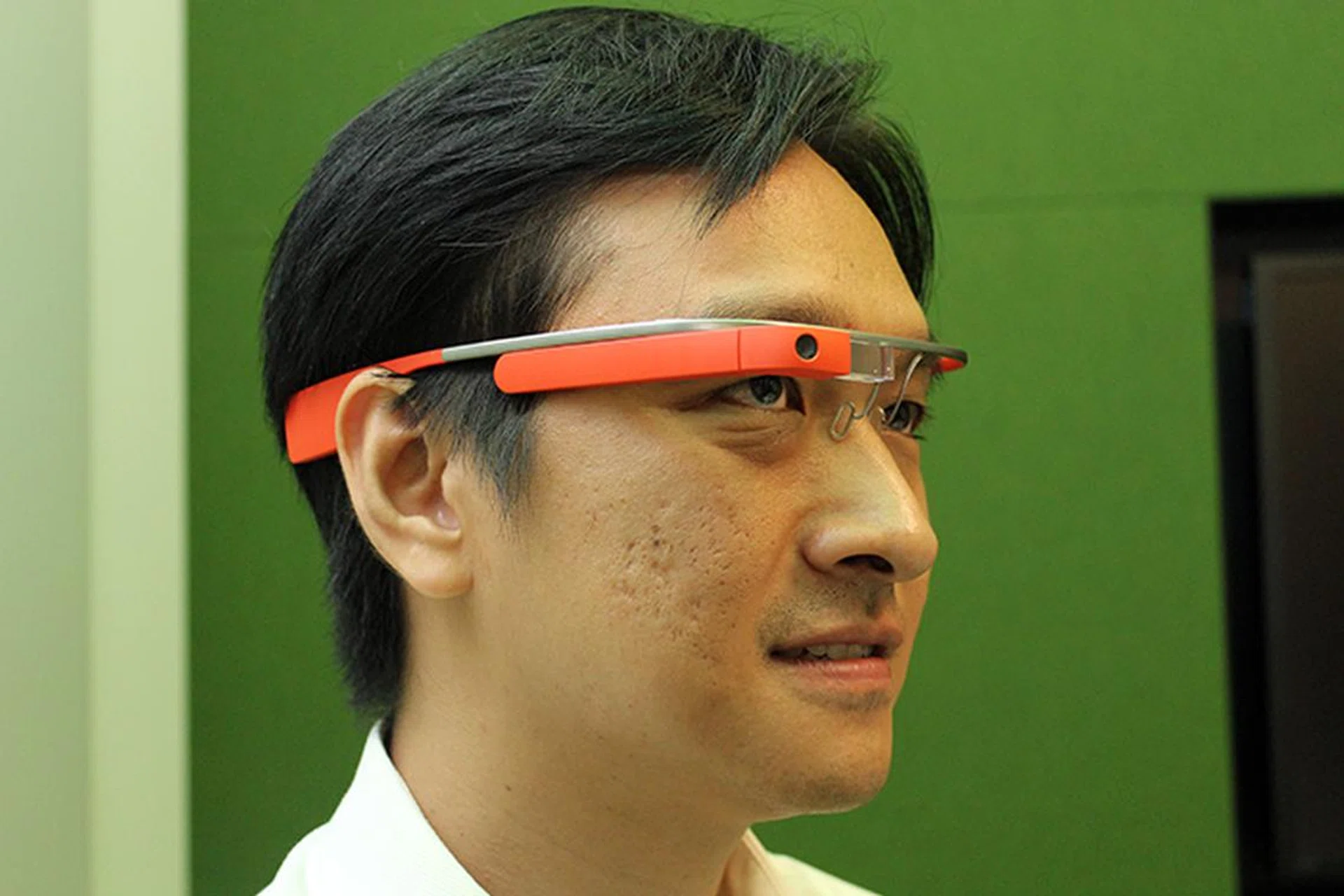 I'm not afraid to say that Google Glass makes me look like a high-tech hipster.