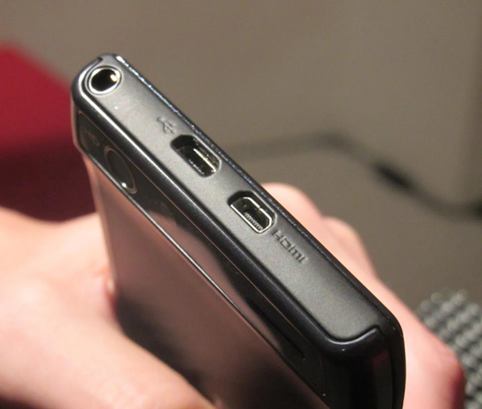 The top has cleverly been assigned to house all the ports that the RAZR has - 3.5mm audio jack, MicroUSB port, and the mini-HDMI port.