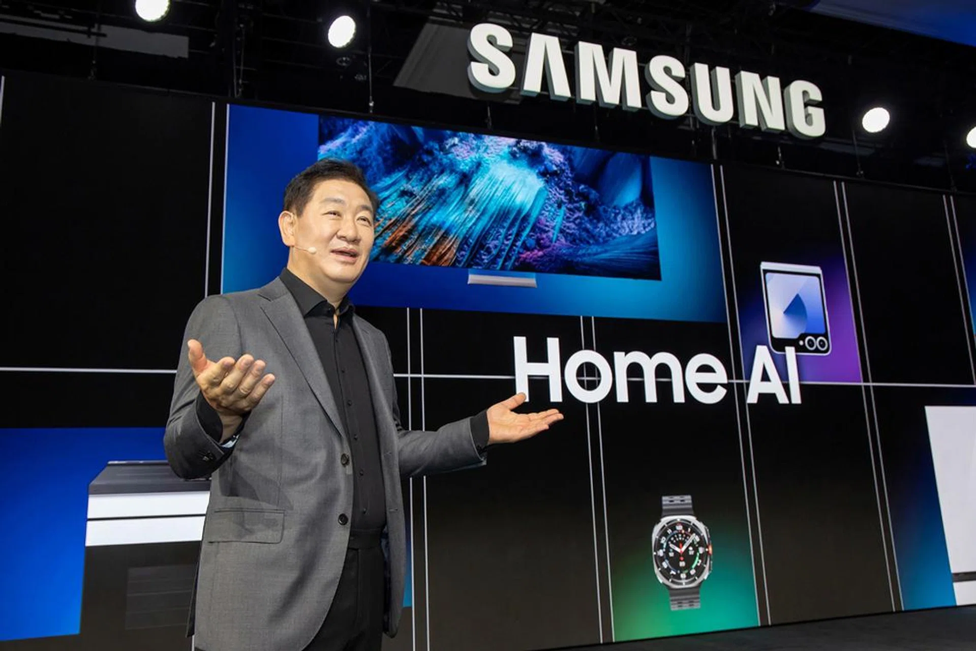 Samsung at CES 2025, announcing how its AI efforts are going to cut across its consumer-facing products and services, bringing to life its "AI for All" roadmap. Image: Samsung.