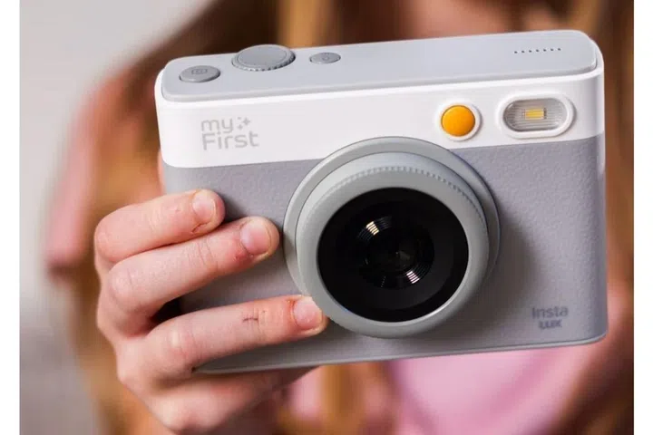 Instant photography now has a new option.