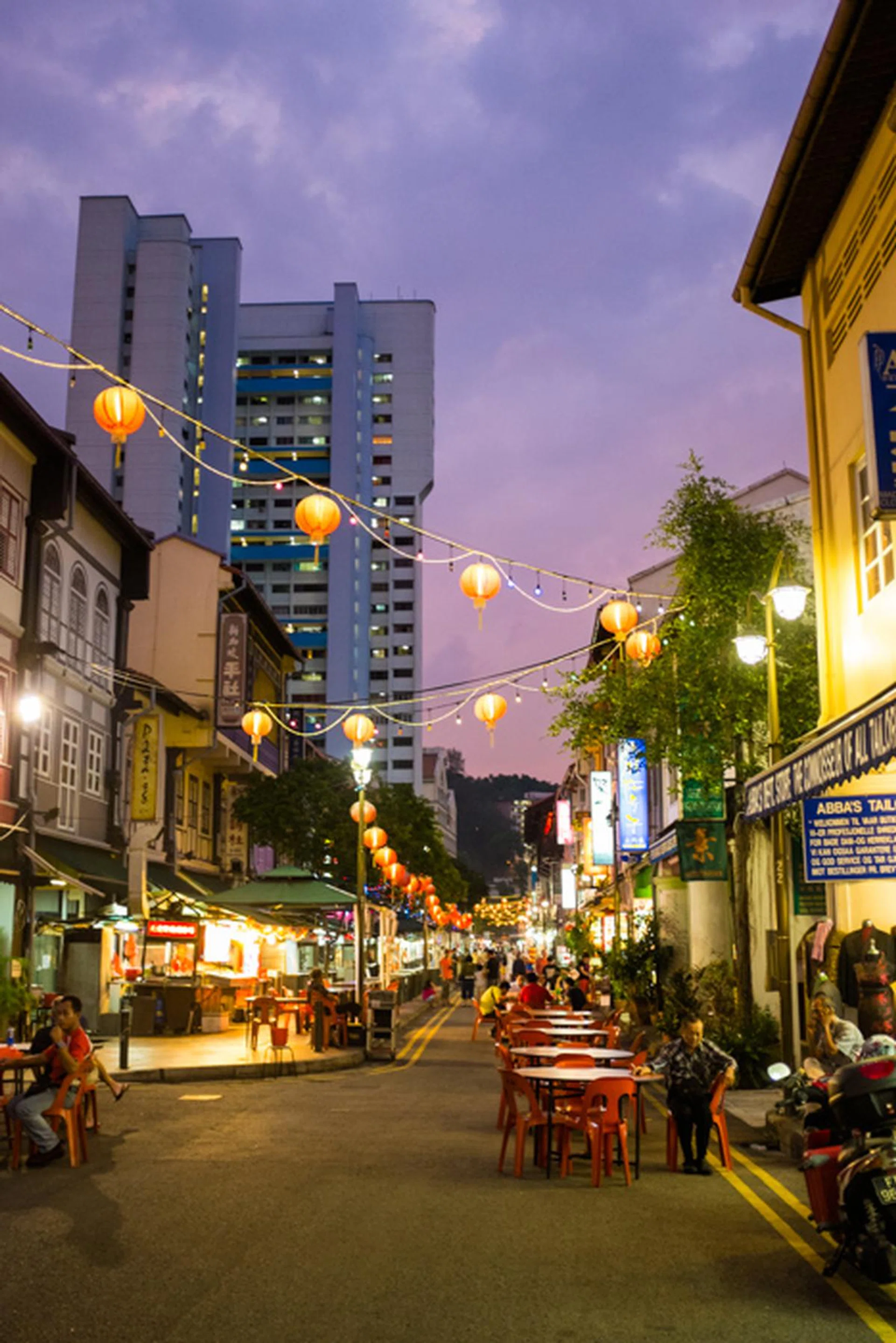 f/2 at 35mm, 1/80 sec, ISO 2000.