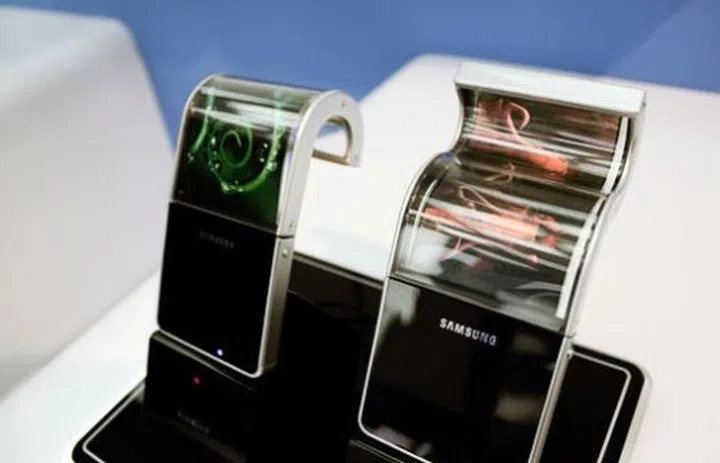 samsung flexible amoled