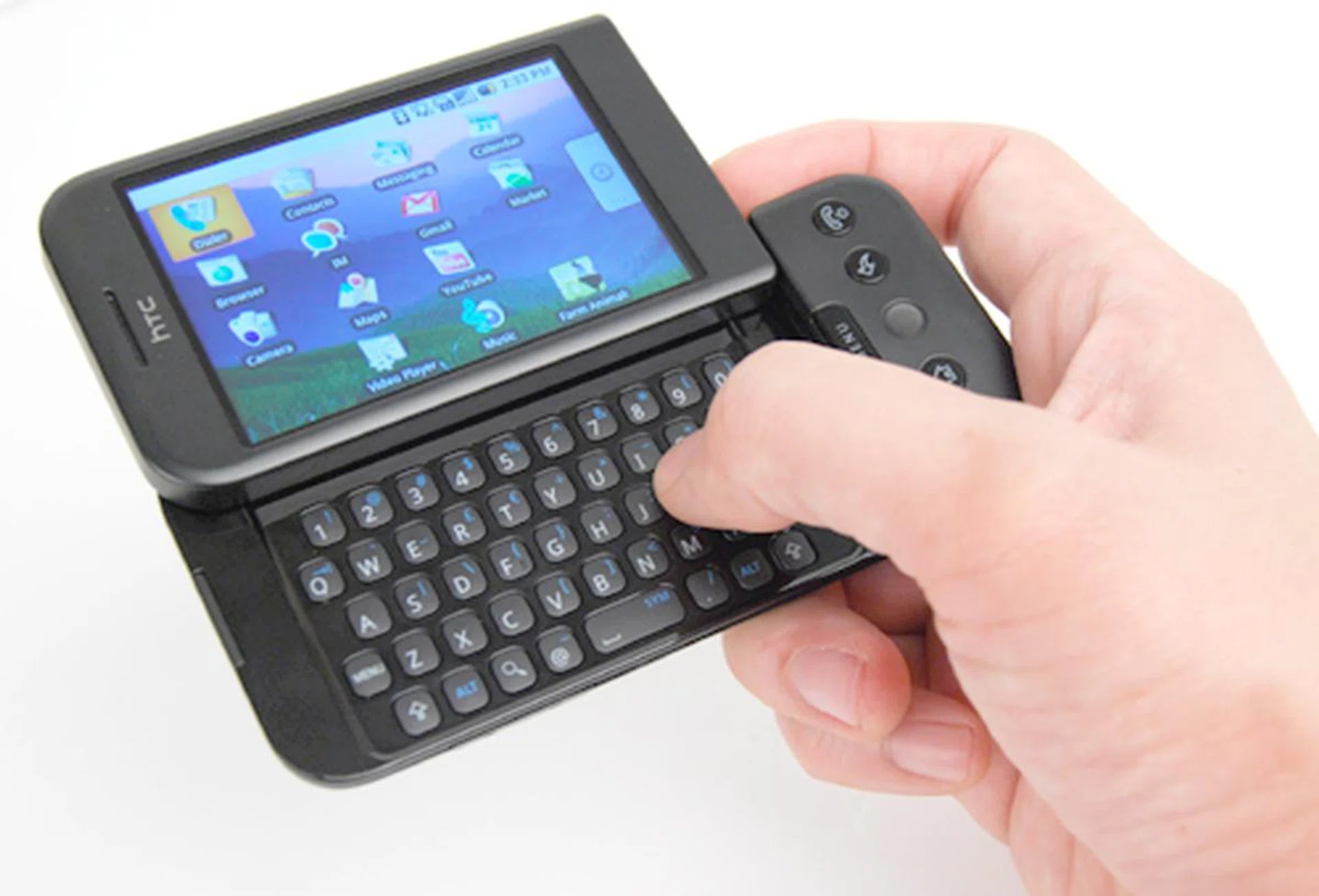 With an existing obstacle on the right of the keyboard, our right hand felt constricted and unable to adapt to the keyboard as well as it could.
