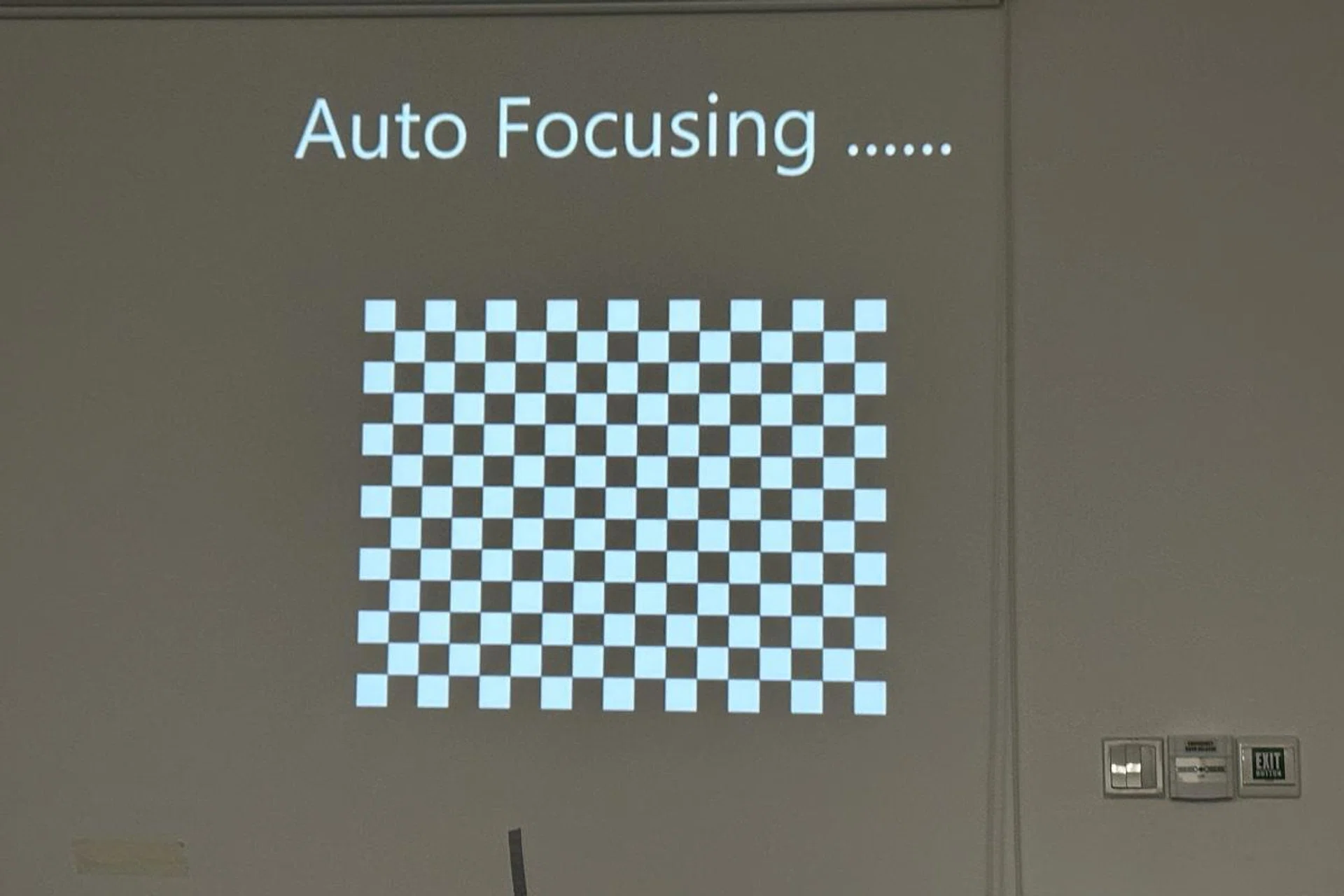 The autofocusing is quite fast and is automatically invoked each time you move the projector.