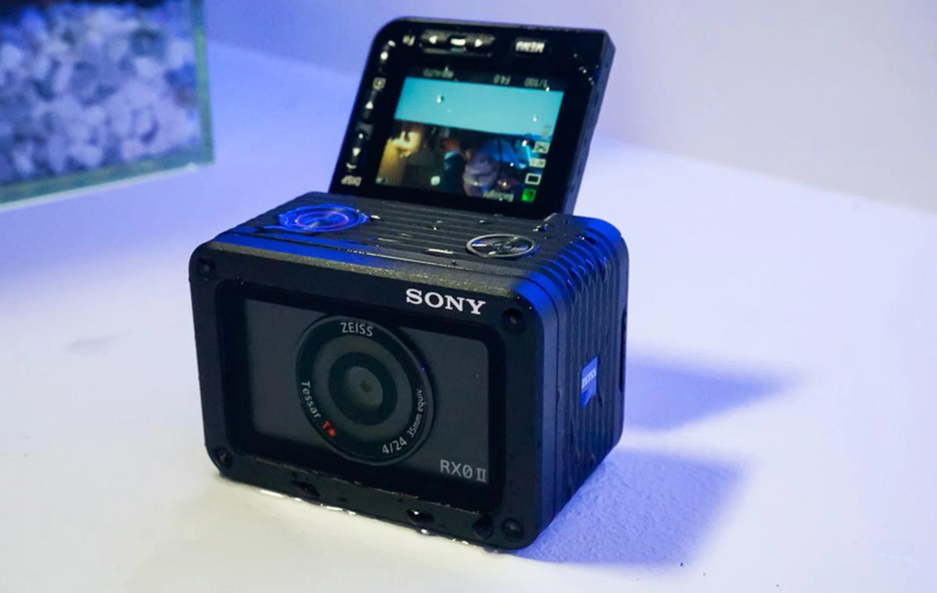 Yes, the flip-up screen works even underwater. 