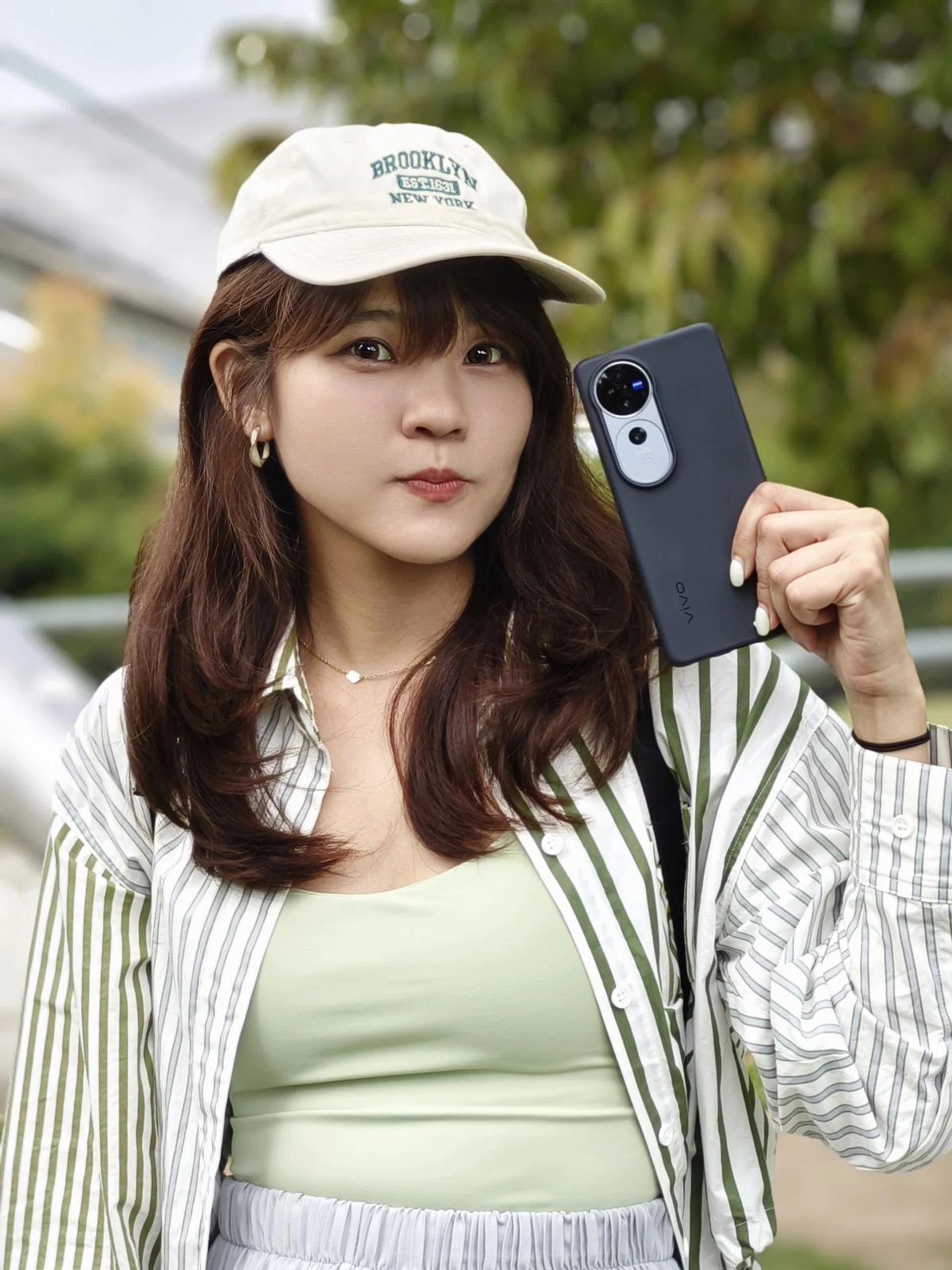 85mm, Portrait Mode, automatic settings. Photo: HWZ.