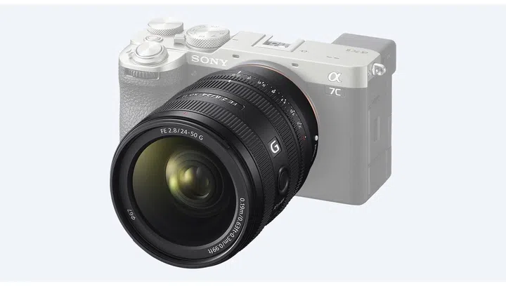 The Sony SEL2450G mounted on the Alpha 7C. (Image source: Sony)