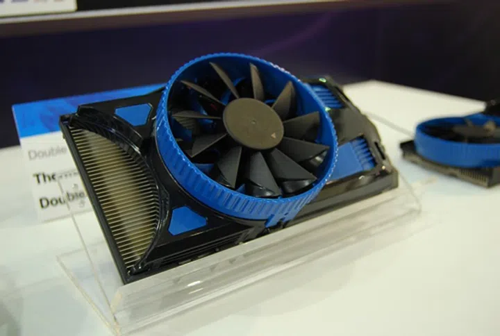 The Transthermal feature in its dual-fan mode, with the additional 120mm clipped over the original cooling fan.